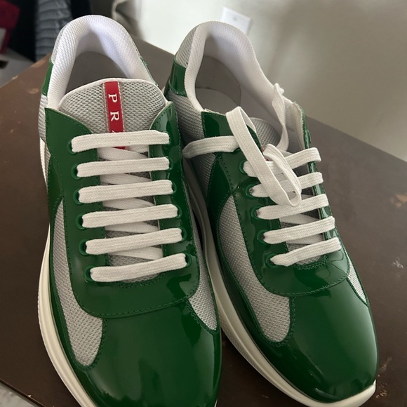 Prada shoes like new worn once and wasn’t worn that long - Picture 5 of 5